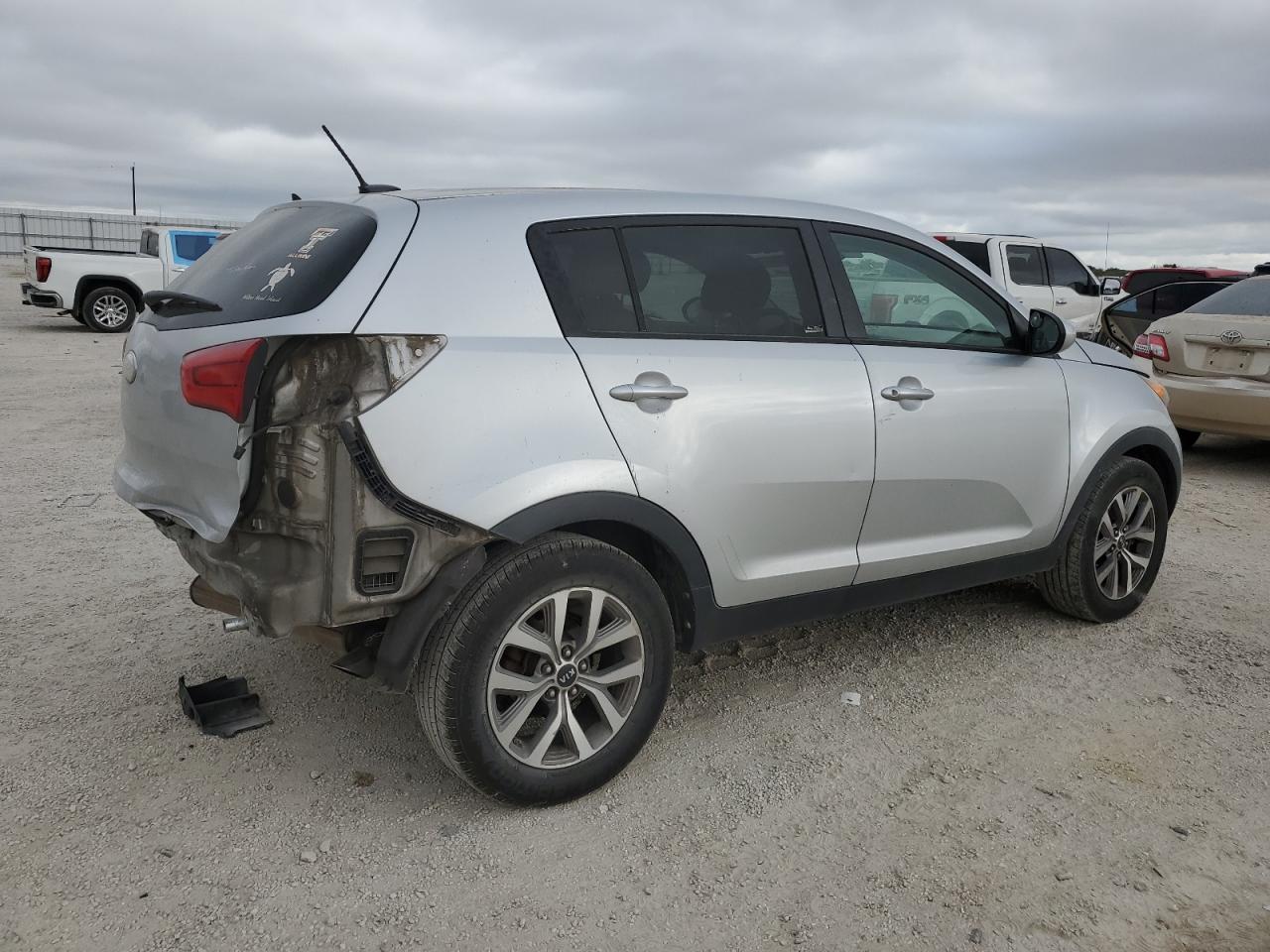 2014 KIA Sportage VIN KNDPB3AC2E7555856 Copart auction photo, rear end / minor dent/scratches damage thumbnail 3