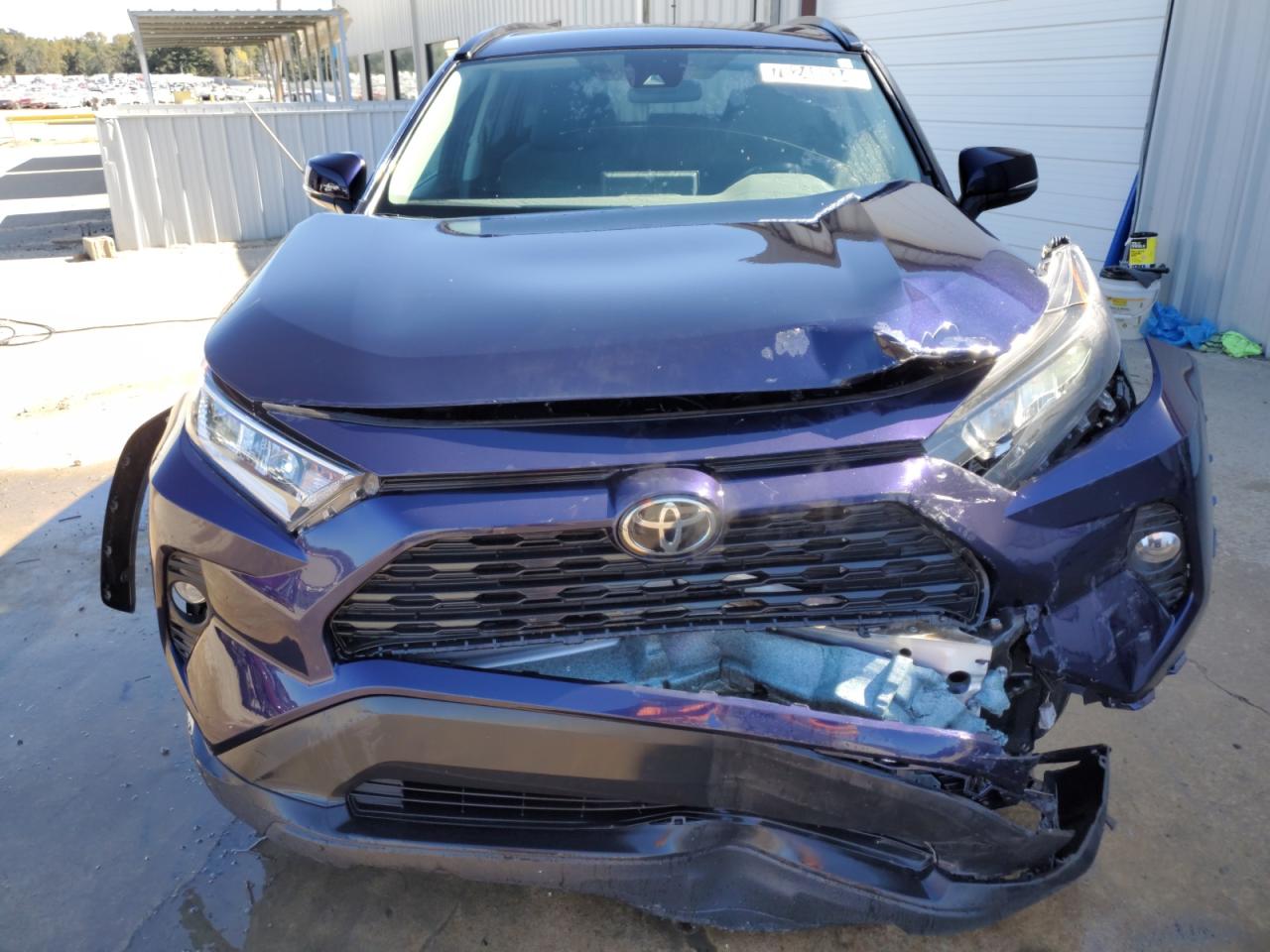 2021 Toyota RAV 4 VIN 2T3W1RFV3MW175956 Copart auction photo, front end / minor dent/scratches damage thumbnail 5