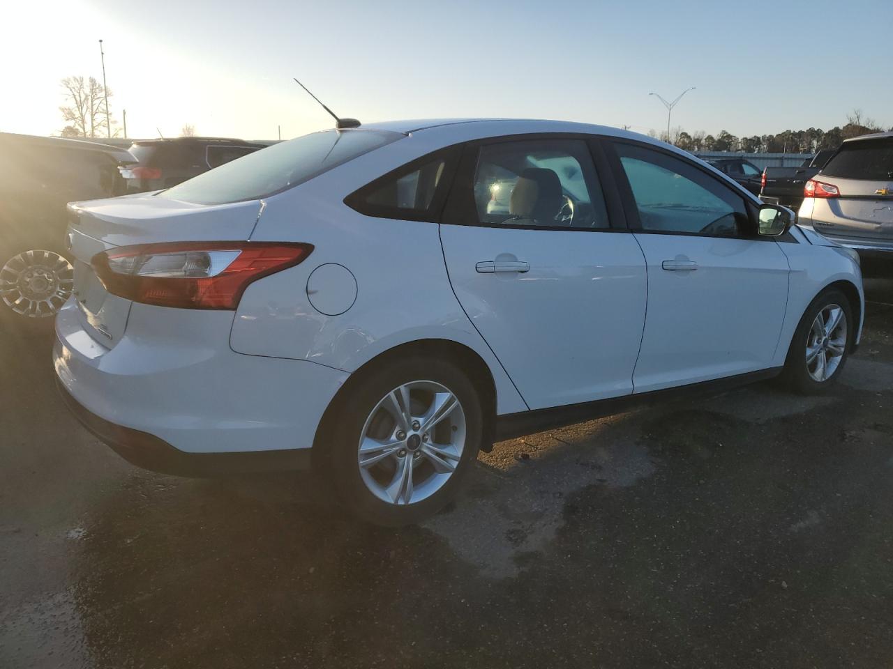 2013 Ford Focus VIN 1FADP3F28DL369206 Copart auction photo, front end damage thumbnail 3