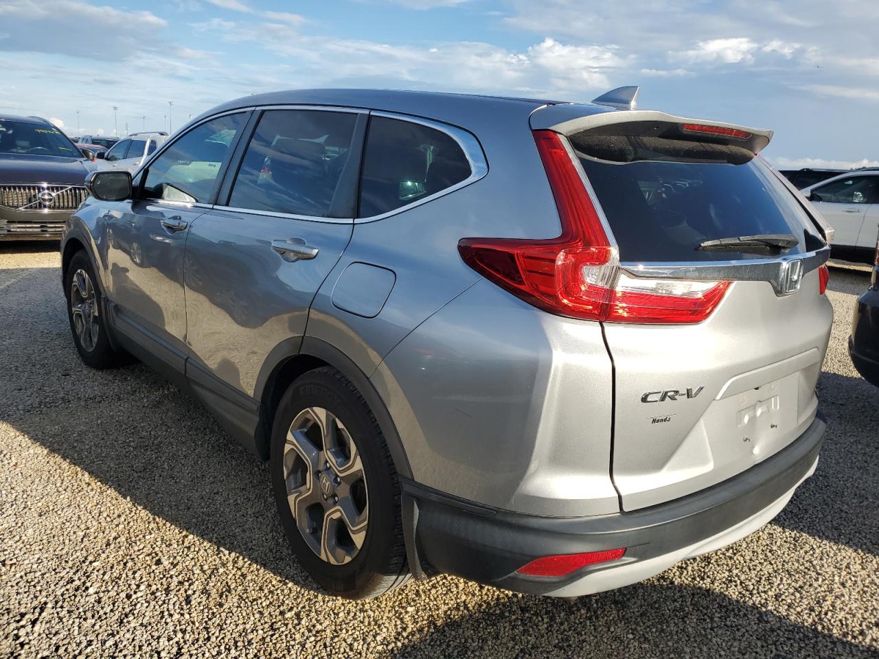 2017 Honda CR-V VIN 7FARW1H8XHE019968 Copart auction photo, water/flood damage thumbnail 2