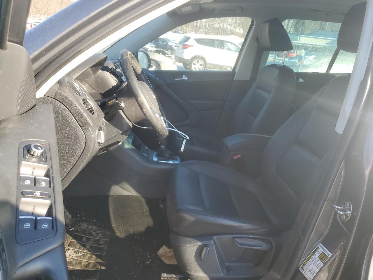 2015 Volkswagen Tiguan VIN WVGBV7AX6FW545751 Copart auction photo, front end damage thumbnail 7