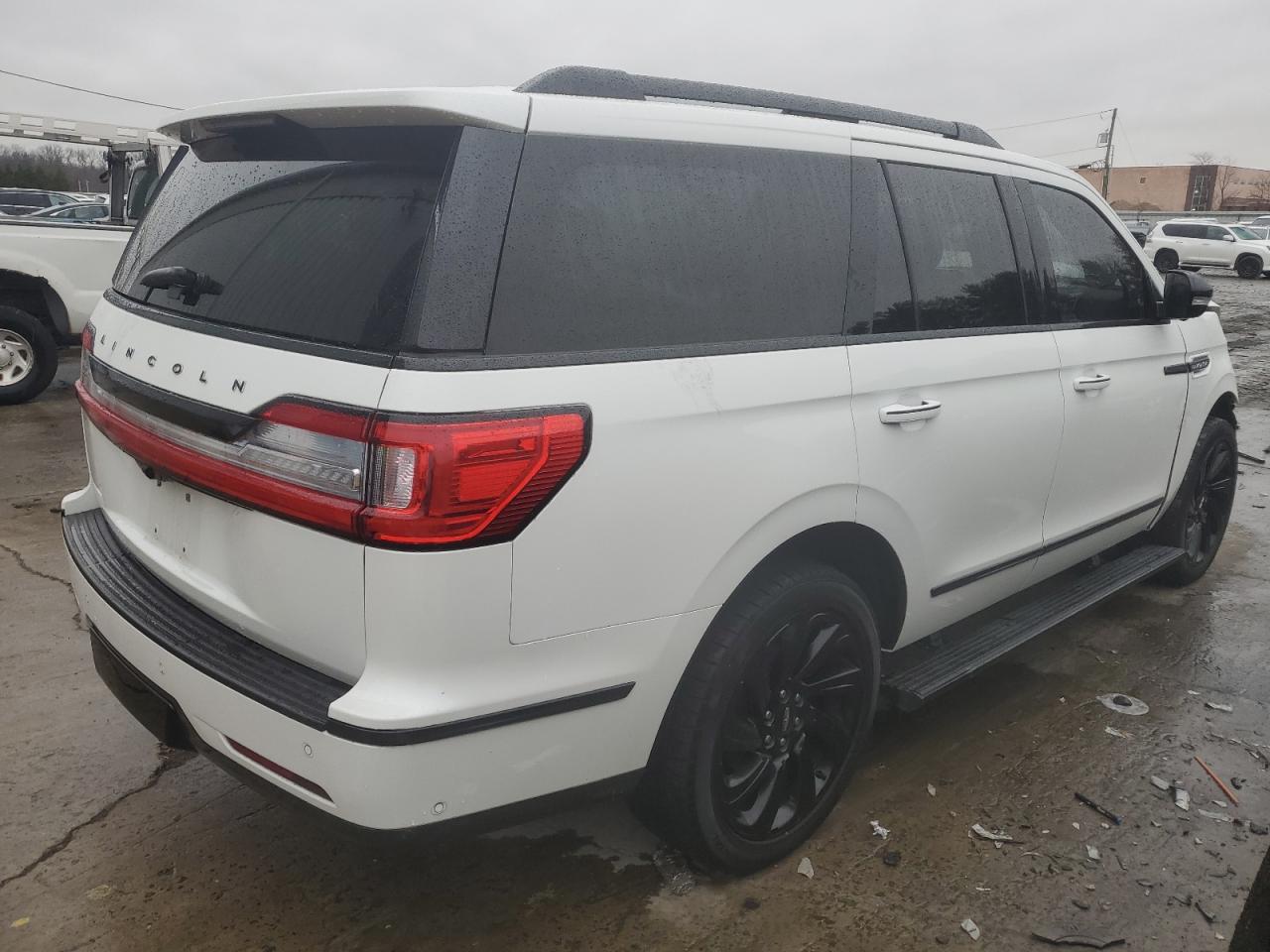 2020 Lincoln Navigator VIN 5LMJJ2LT2LEL00836 Copart auction photo, front end damage thumbnail 3