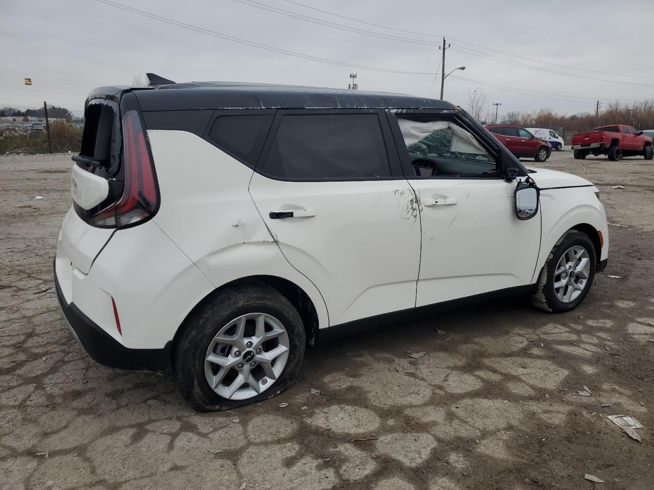 2024 KIA Soul VIN KNDJ23AU8R7221688 Copart auction photo, side / front end damage thumbnail 3