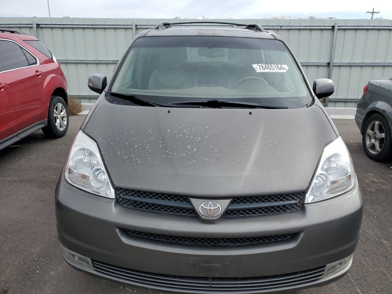 2005 Toyota Sienna VIN 5TDBA22C95S032698 Copart auction photo, side / undercarriage damage thumbnail 5