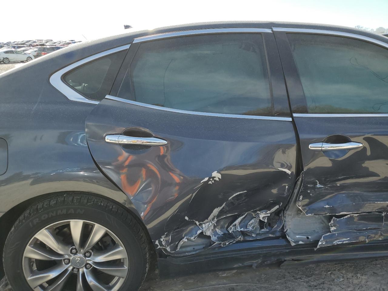 2011 Infiniti M VIN JN1BY1AP0BM325765 Copart auction photo, side / minor dent/scratches damage thumbnail 10