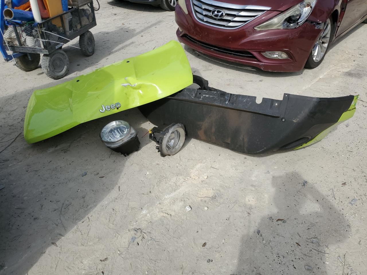 2018 Jeep Renegade VIN ZACCJABB8JPH87466 Copart auction photo, front end / minor dent/scratches damage thumbnail 13