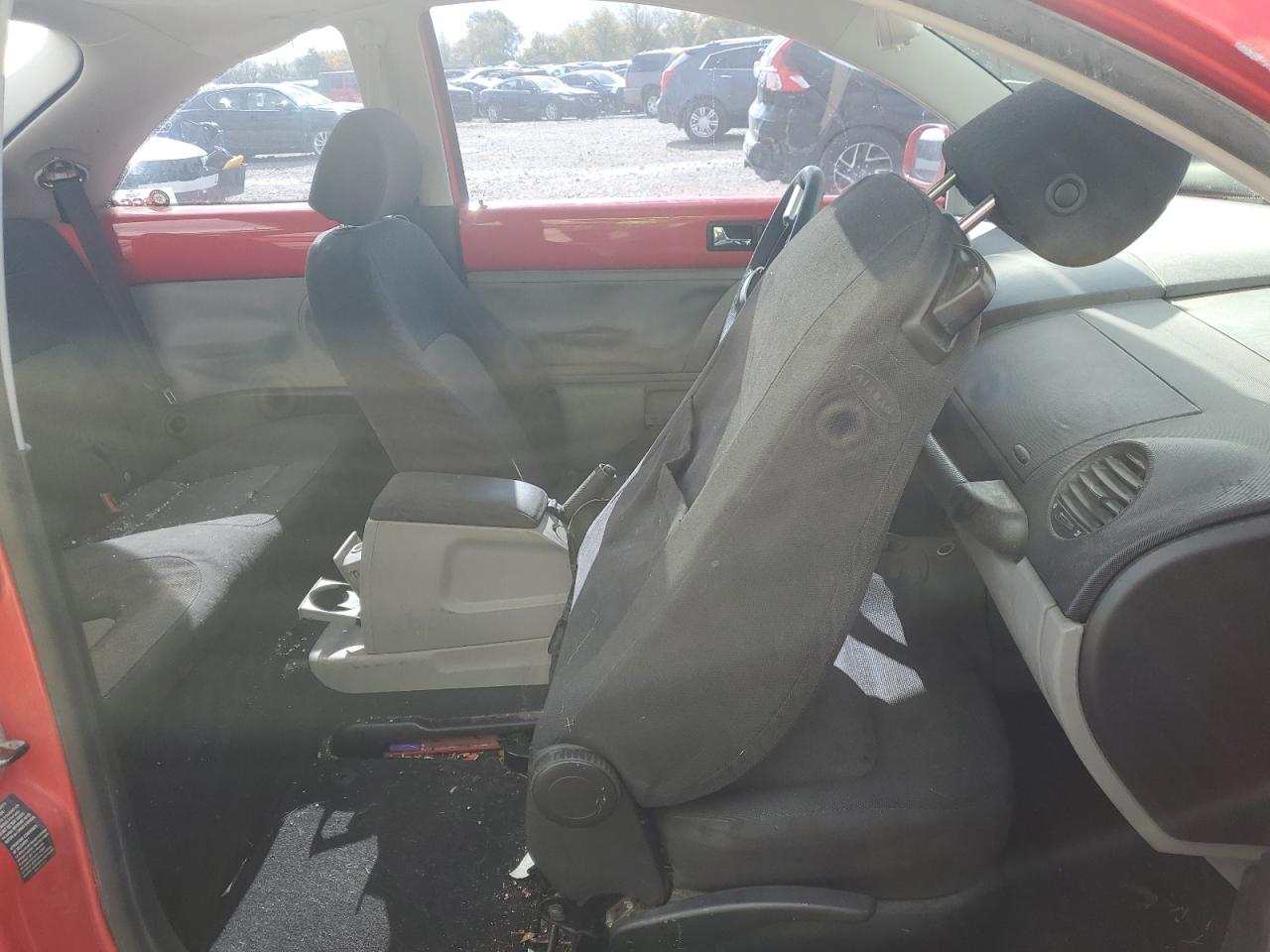 2004 Volkswagen Beetle VIN 3VWCR31CX4M409068 Copart auction photo, side / front end damage thumbnail 11