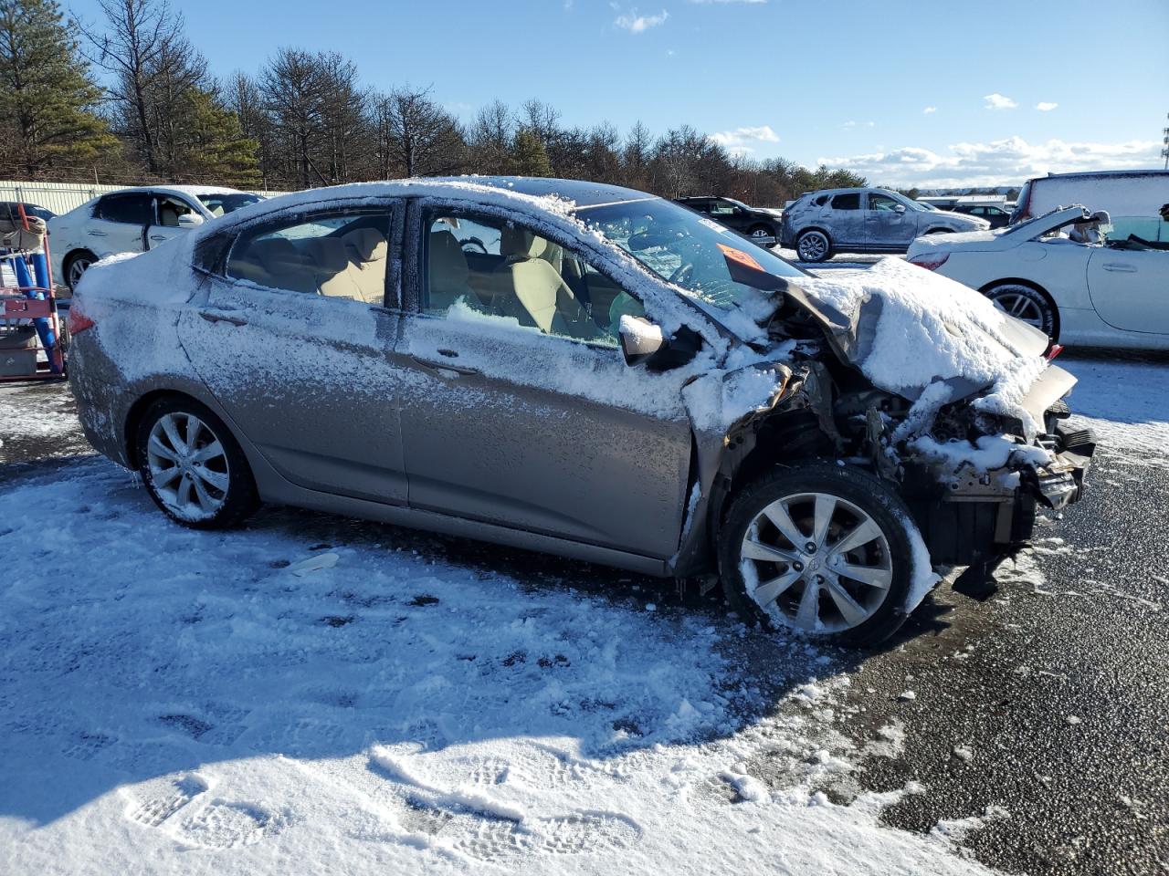 2014 Hyundai Accent VIN KMHCU4AEXEU748737 Copart auction photo, front end / side damage thumbnail 4