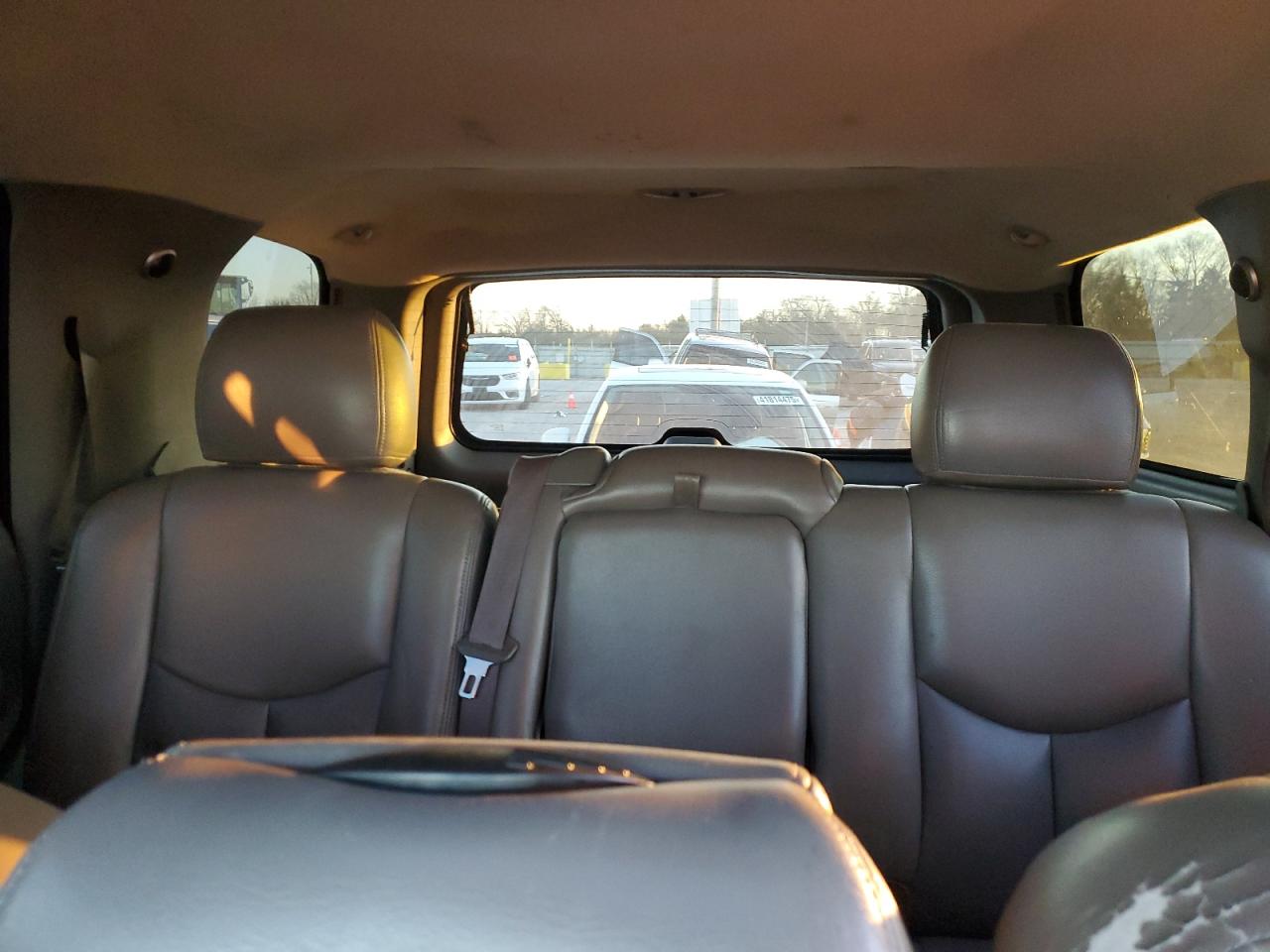 2004 Chevrolet Tahoe VIN 1GNEC13V94J276744 Copart auction photo, rear end damage thumbnail 10