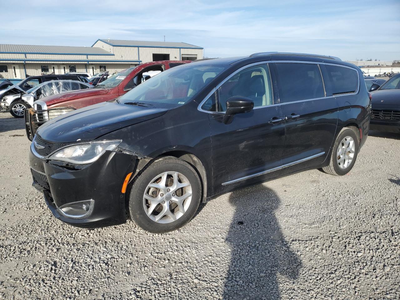 2017 Chrysler Pacifica VIN 2C4RC1EG0HR542811
