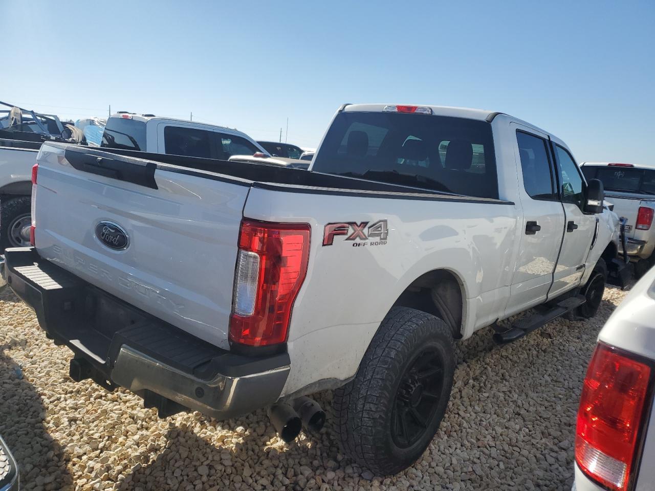 2019 Ford F250 VIN 1FT7W2BT2KEE45636 Copart auction photo, front end / side damage thumbnail 3