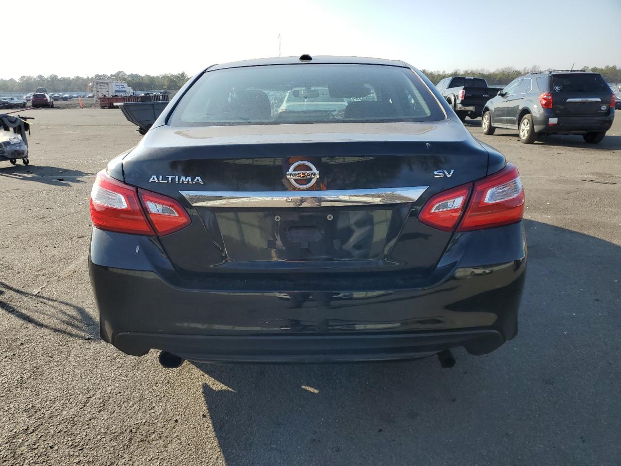 2017 Nissan Altima VIN 1N4AL3AP6HC175362 Copart auction photo, front end / side damage thumbnail 6
