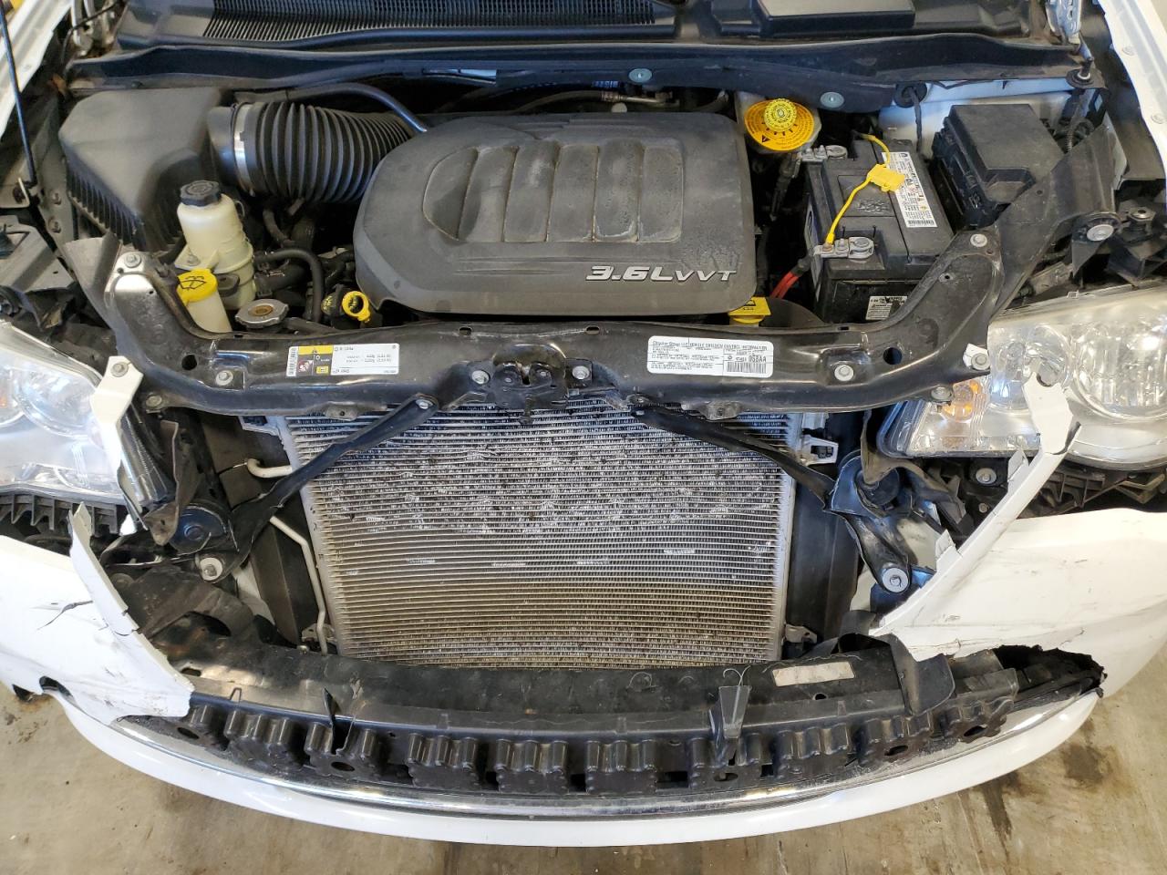 2014 Chrysler Town & Country VIN 2C4RC1CG9ER425890 Copart auction photo, front end damage thumbnail 13