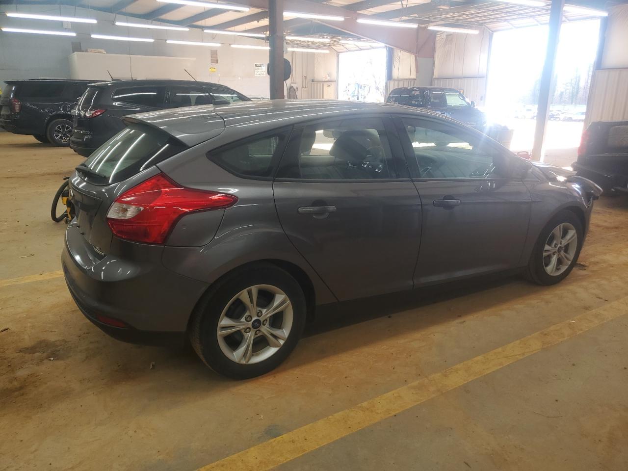 2014 Ford Focus VIN 1FADP3K29EL435737 Copart auction photo, front end / minor dent/scratches damage thumbnail 3