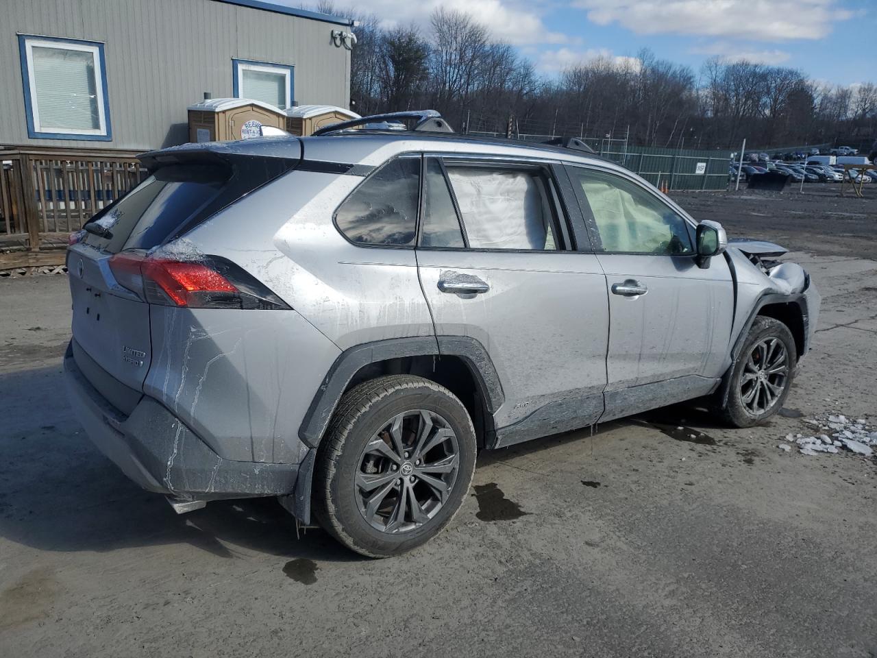 2022 Toyota RAV 4 VIN JTMD6RFV2ND051930 Copart auction photo, front end damage thumbnail 3