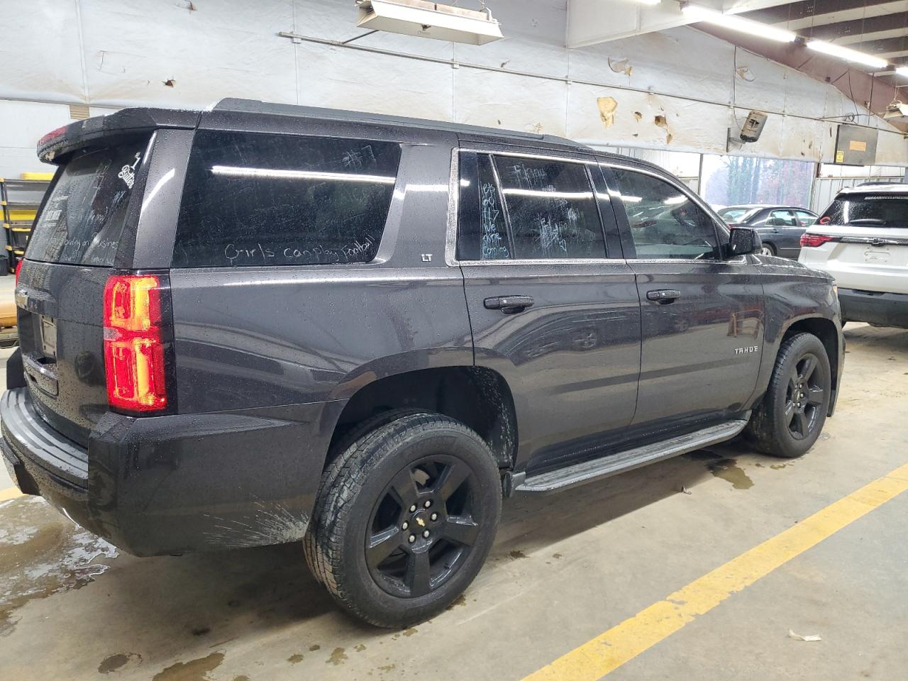 2016 Chevrolet Tahoe VIN 1GNSKBKC5GR381850 Copart auction photo, front end / undercarriage damage thumbnail 3