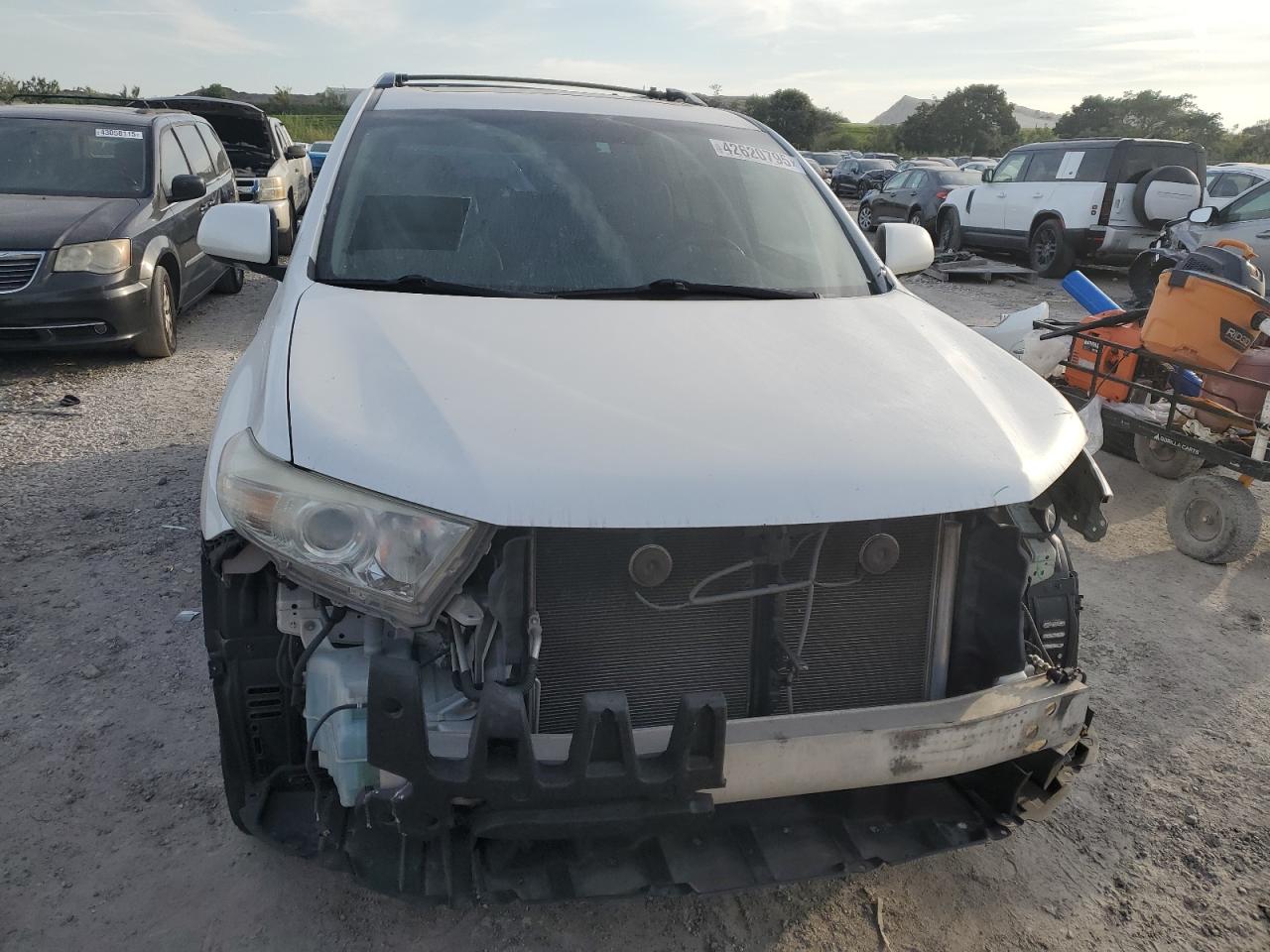 2013 Toyota Highlander VIN 5TDYK3EH8DS098422 Copart auction photo, front end / minor dent/scratches damage thumbnail 5