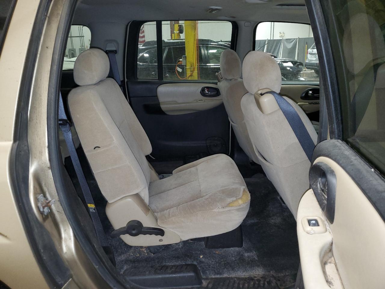 2005 Chevrolet TrailBlazer VIN 1GNET16S956193076 Copart auction photo, front end / side damage thumbnail 11