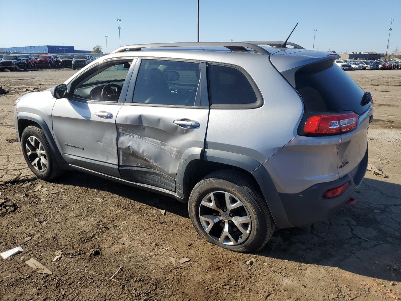 2015 Jeep Cherokee VIN 1C4PJMBB5FW558854 Copart auction photo, side damage thumbnail 2