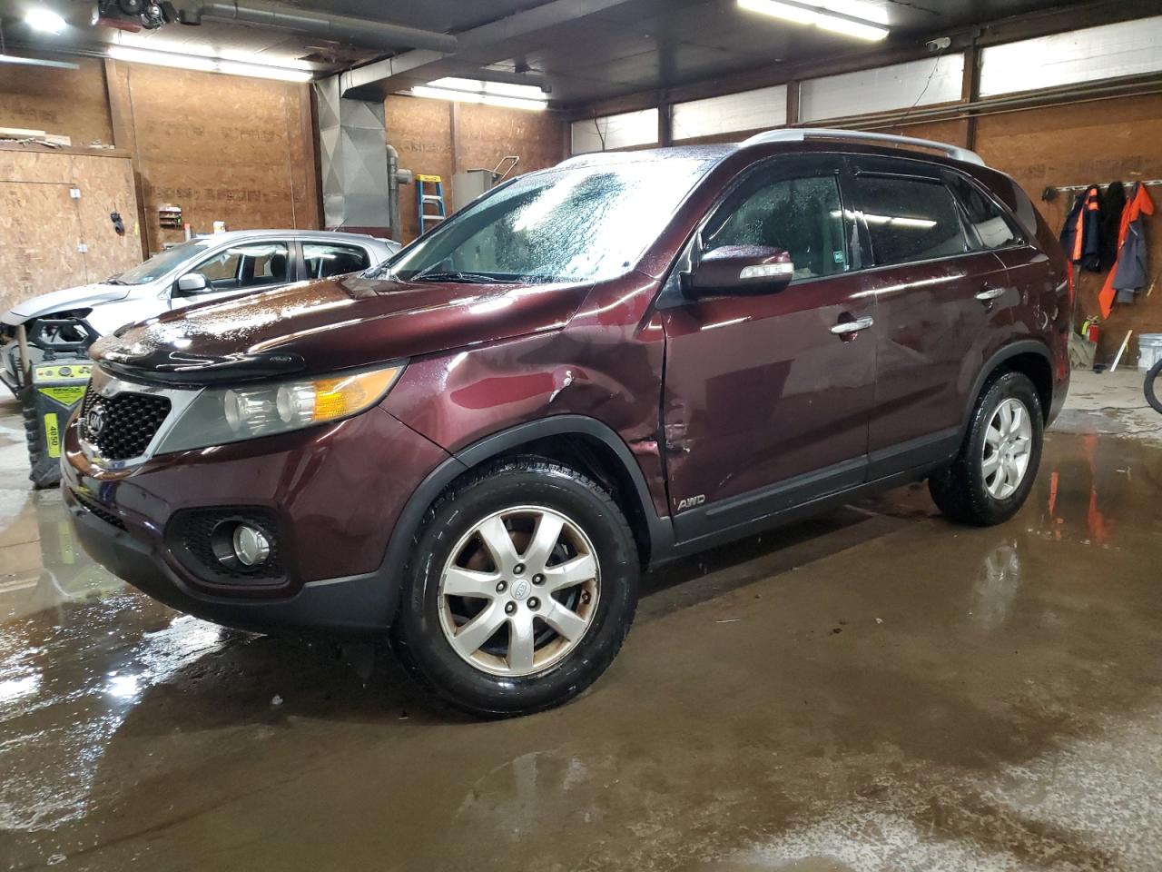 2011 KIA Sorento VIN 5XYKTDA15BG042921