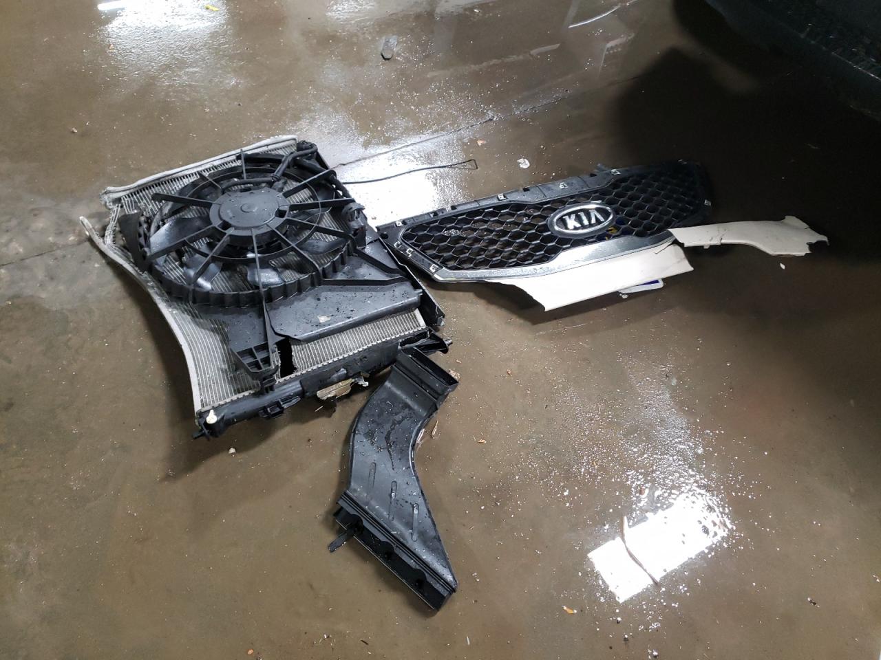 2011 KIA Sorento VIN 5XYKT3A17BG143789 Copart auction photo, front end damage thumbnail 12