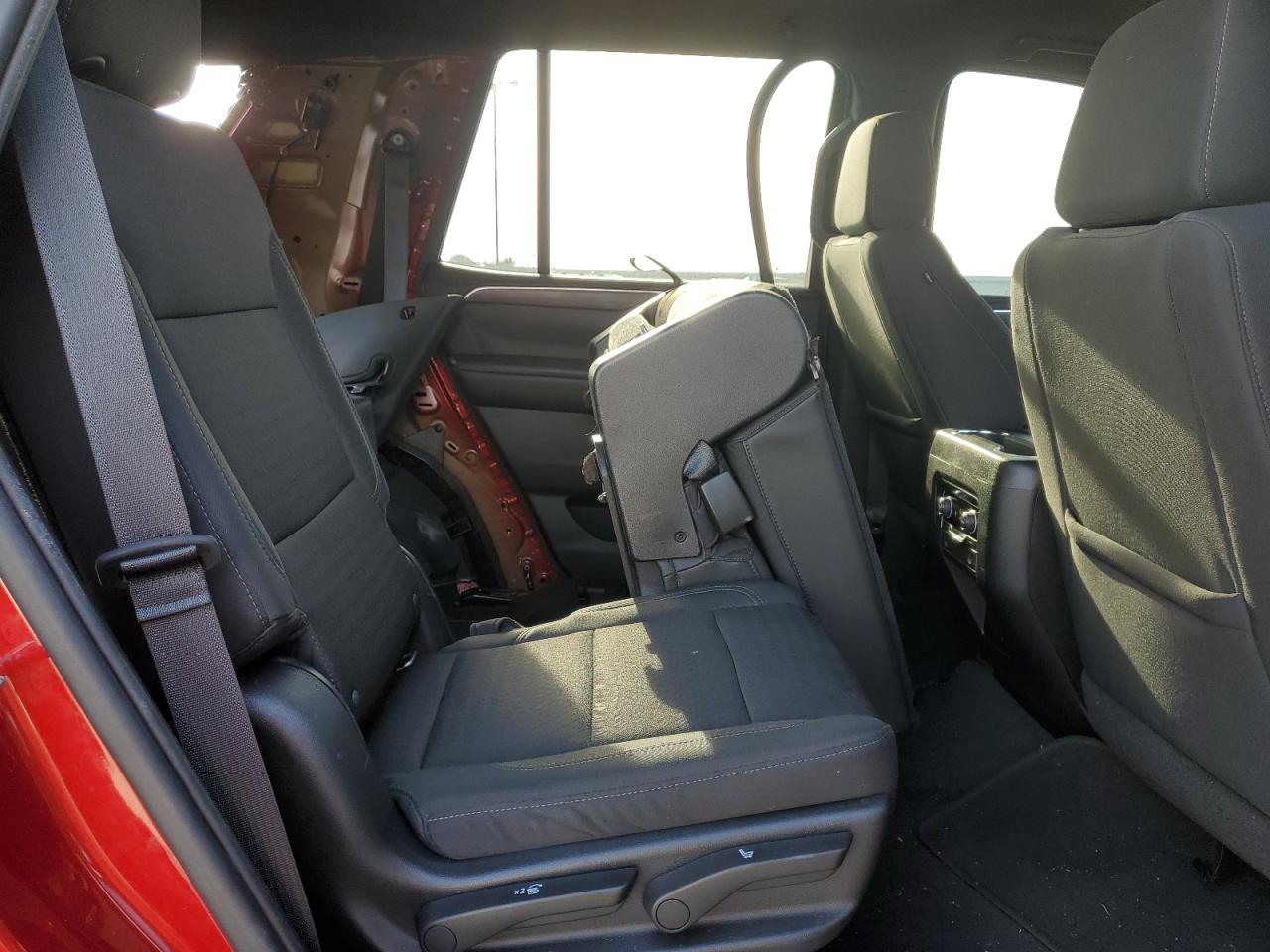 2021 Chevrolet Tahoe VIN 1GNSCMKD6MR423990 Copart auction photo, rear end / hail damage thumbnail 11