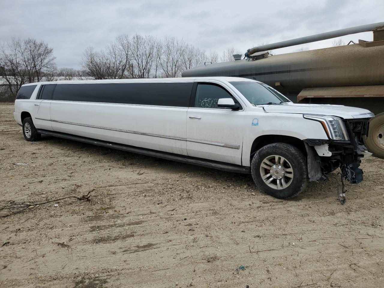 2015 Cadillac Escalade VIN 1GYS4GKJ9FR278180 Copart auction photo, front end / all over damage thumbnail 4