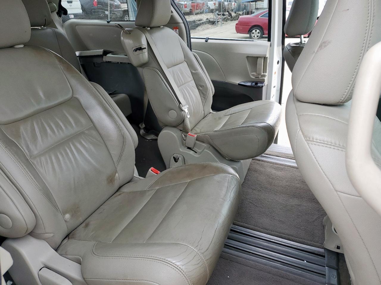 2015 Toyota Sienna VIN 5TDYK3DC2FS660100 Copart auction photo, rear end / front end damage thumbnail 11