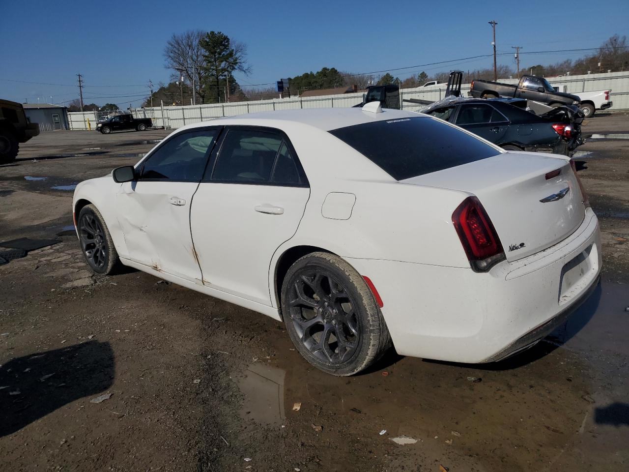 2019 Chrysler 300 VIN 2C3CCABG6KH533753 Copart auction photo, side damage thumbnail 2