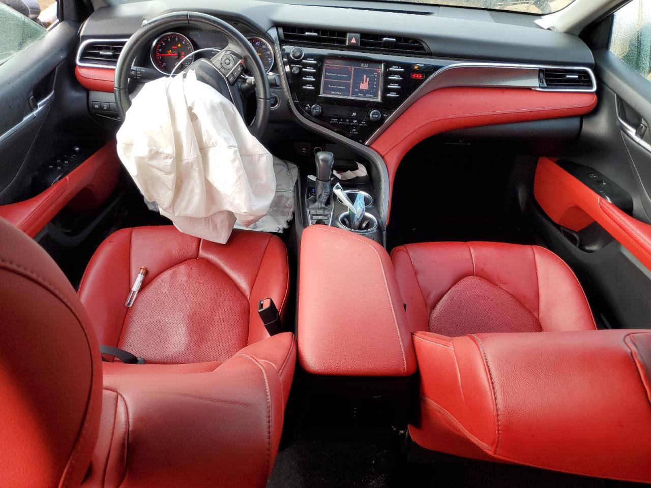 2018 Toyota Camry VIN 4T1B61HKXJU124432 Copart auction photo, front end damage thumbnail 8