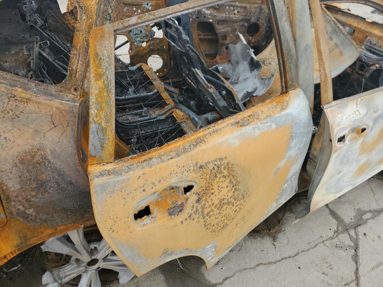 2018 Nissan Rogue VIN 5N1AT2MV5JC710908 Copart auction photo, burn damage thumbnail 10