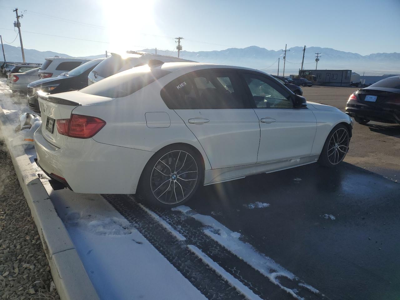 2014 BMW 3er VIN WBA3A9C59EF479669 Copart auction photo, front end damage thumbnail 3