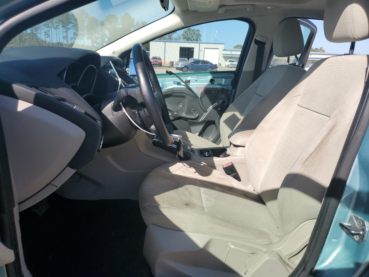 2012 Ford Focus VIN 1FAHP3M20CL232585 Copart auction photo, side / front end damage thumbnail 7