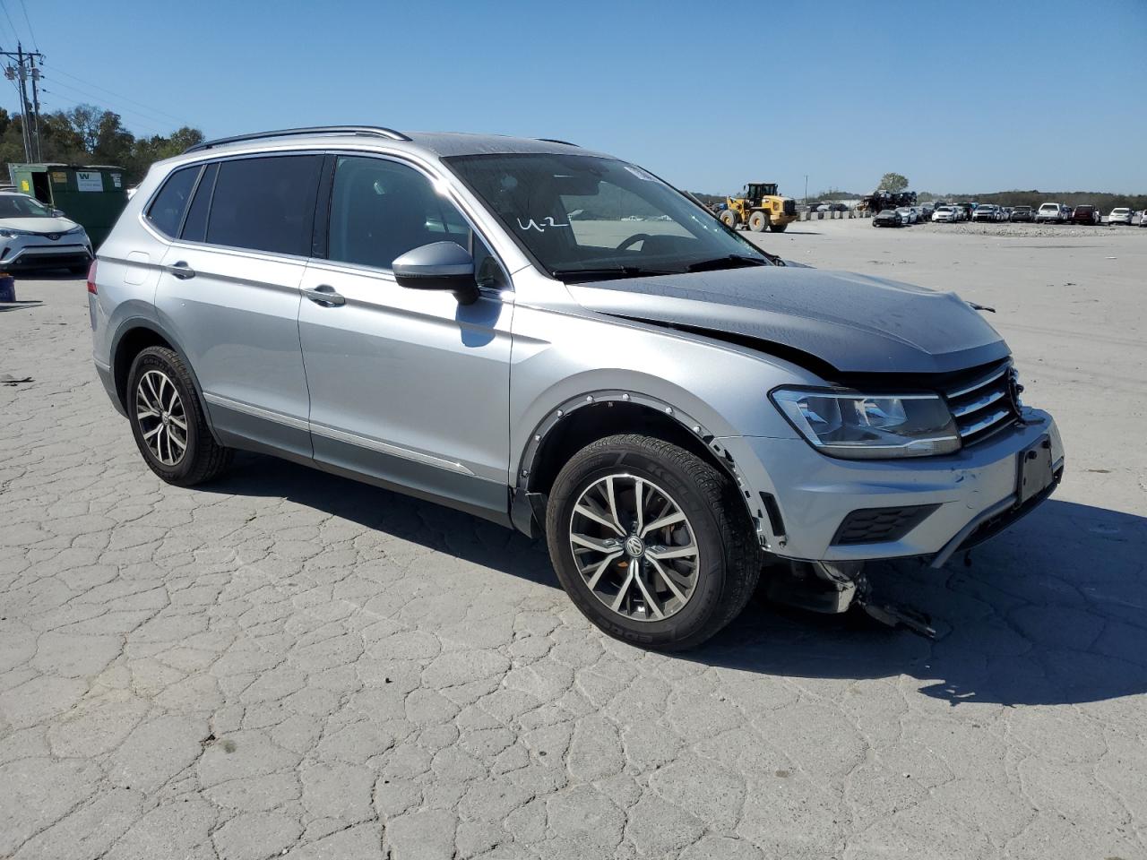 2021 Volkswagen Tiguan VIN 3VV3B7AX5MM032152 Copart auction photo, front end / minor dent/scratches damage thumbnail 4
