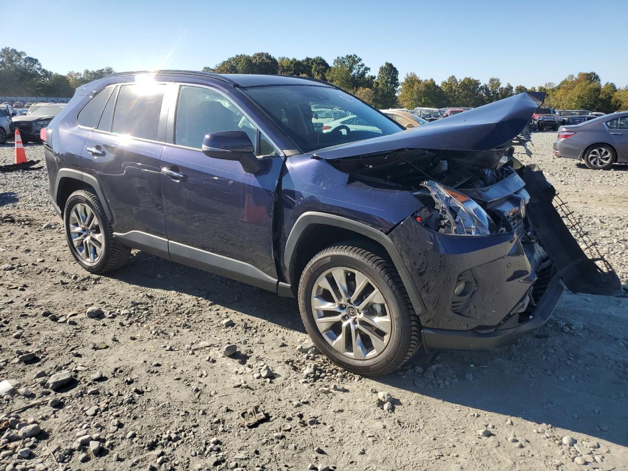 2021 Toyota RAV 4 VIN 2T3Y1RFV9MW154036 Copart auction photo, front end damage thumbnail 4