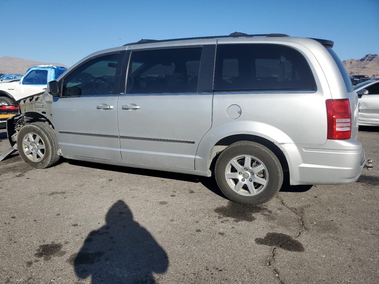 2010 Chrysler Town & Country VIN 2A4RR5D10AR432098 Copart auction photo, front end damage thumbnail 2
