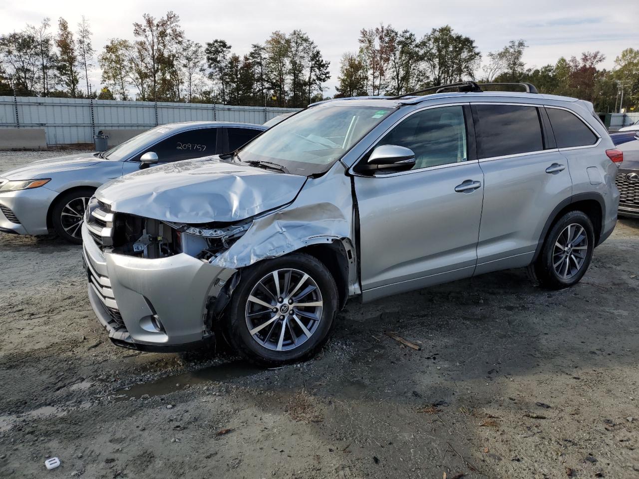 2018 Toyota Highlander VIN 5TDKZRFH6JS280960