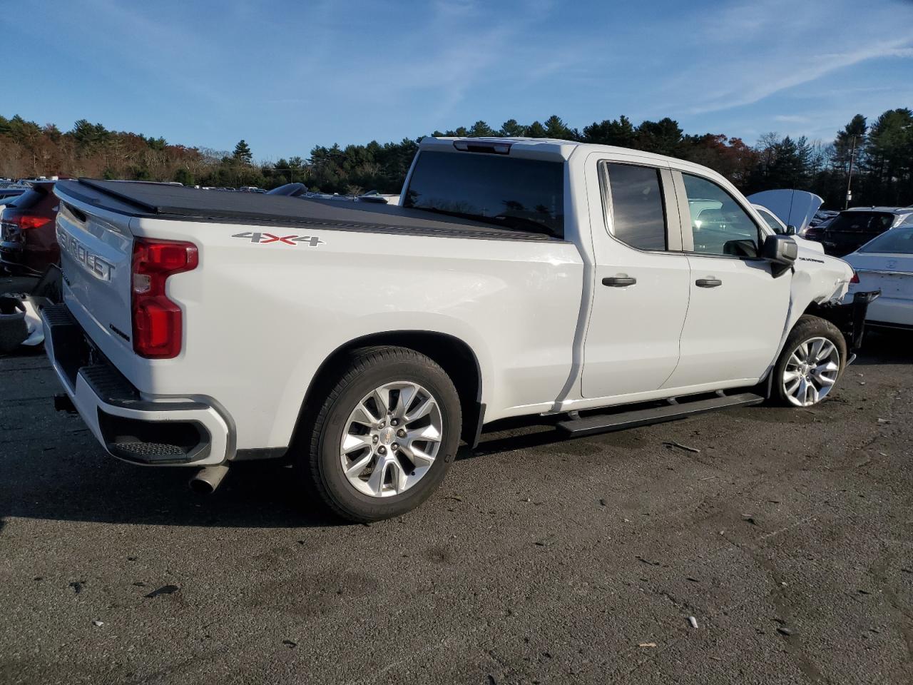 2020 Chevrolet Silverado VIN 1GCRYBEH6LZ333376 Copart auction photo, front end / minor dent/scratches damage thumbnail 3