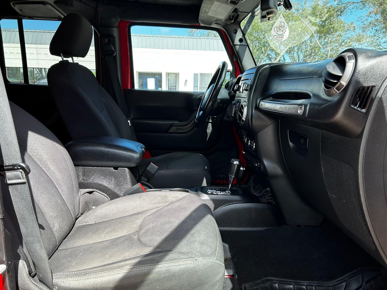 2015 Jeep Wrangler VIN 1C4BJWDG1FL593276 Copart auction photo, normal wear damage thumbnail 5