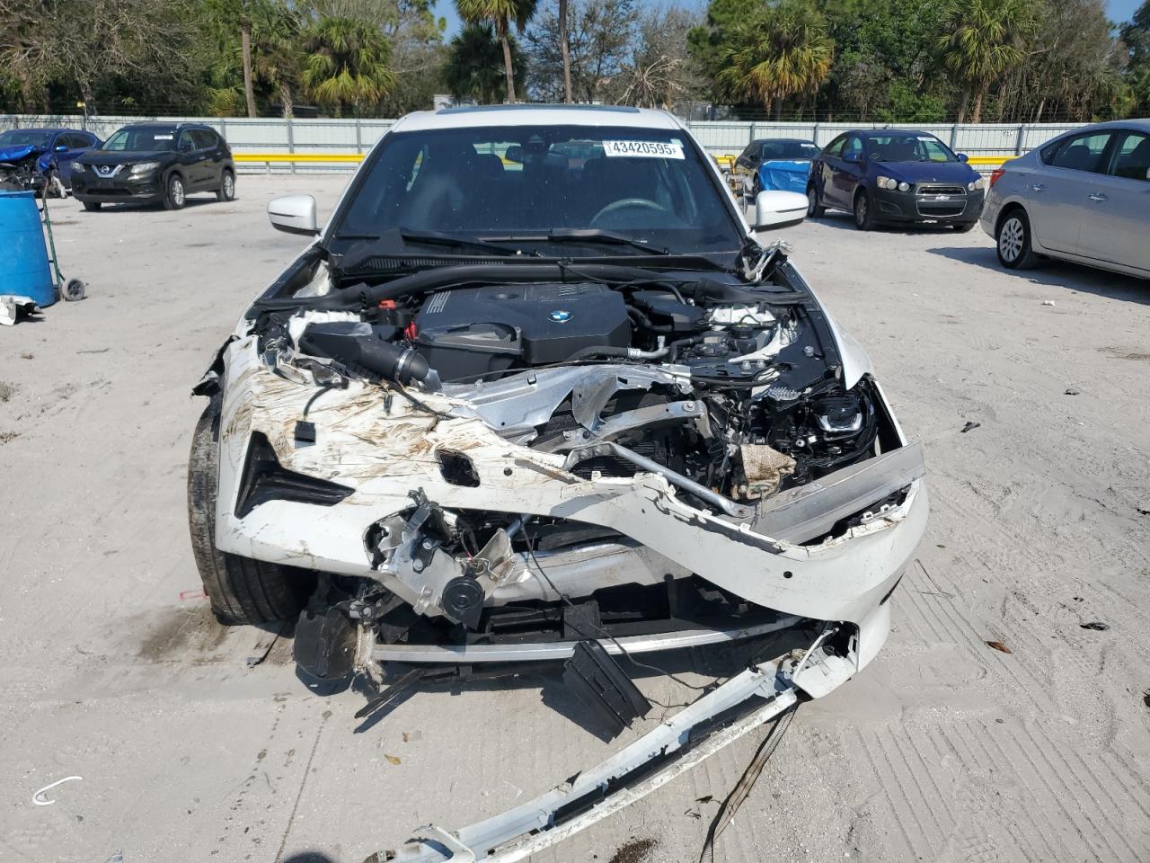 2020 BMW 3er VIN 3MW5R1J03L8B14257 Copart auction photo, front end damage thumbnail 5