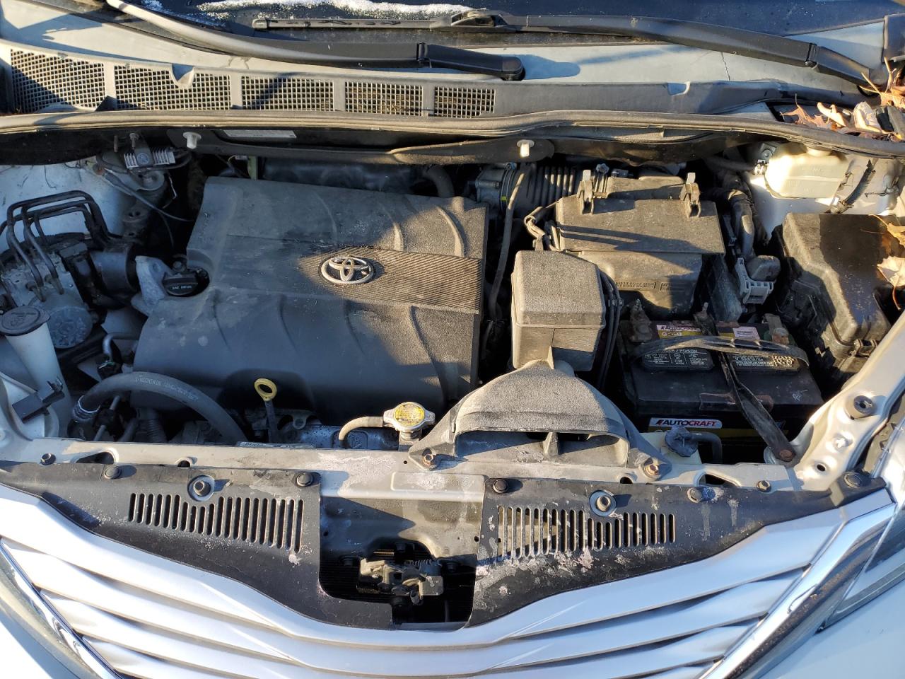 2015 Toyota Sienna VIN 5TDDK3DC4FS110704 Copart auction photo, side damage thumbnail 12