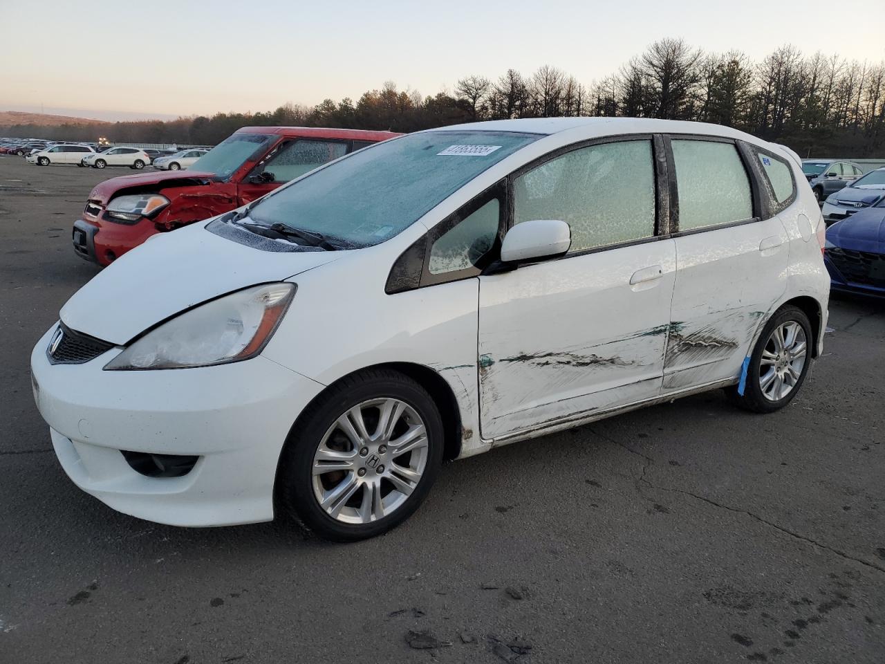 2011 Honda Fit VIN JHMGE8H56BS000038