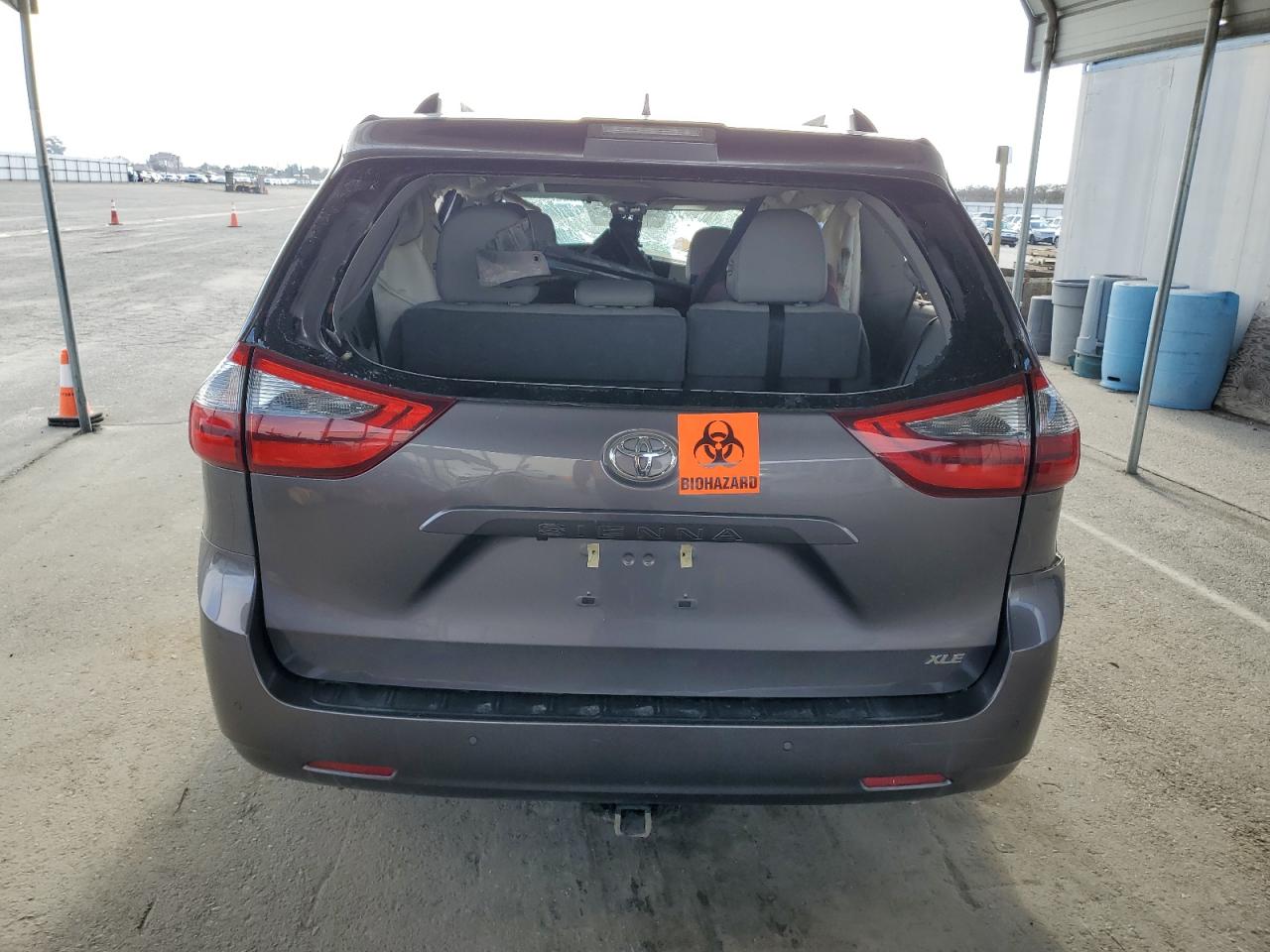 2020 Toyota Sienna VIN 5TDYZ3DC5LS087958 Copart auction photo, all over damage thumbnail 6