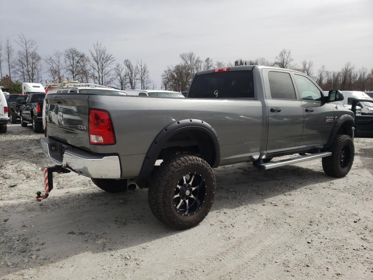2013 RAM 2500 VIN 3C6UR5HL1DG592326 Copart auction photo, minor dent/scratches damage thumbnail 3