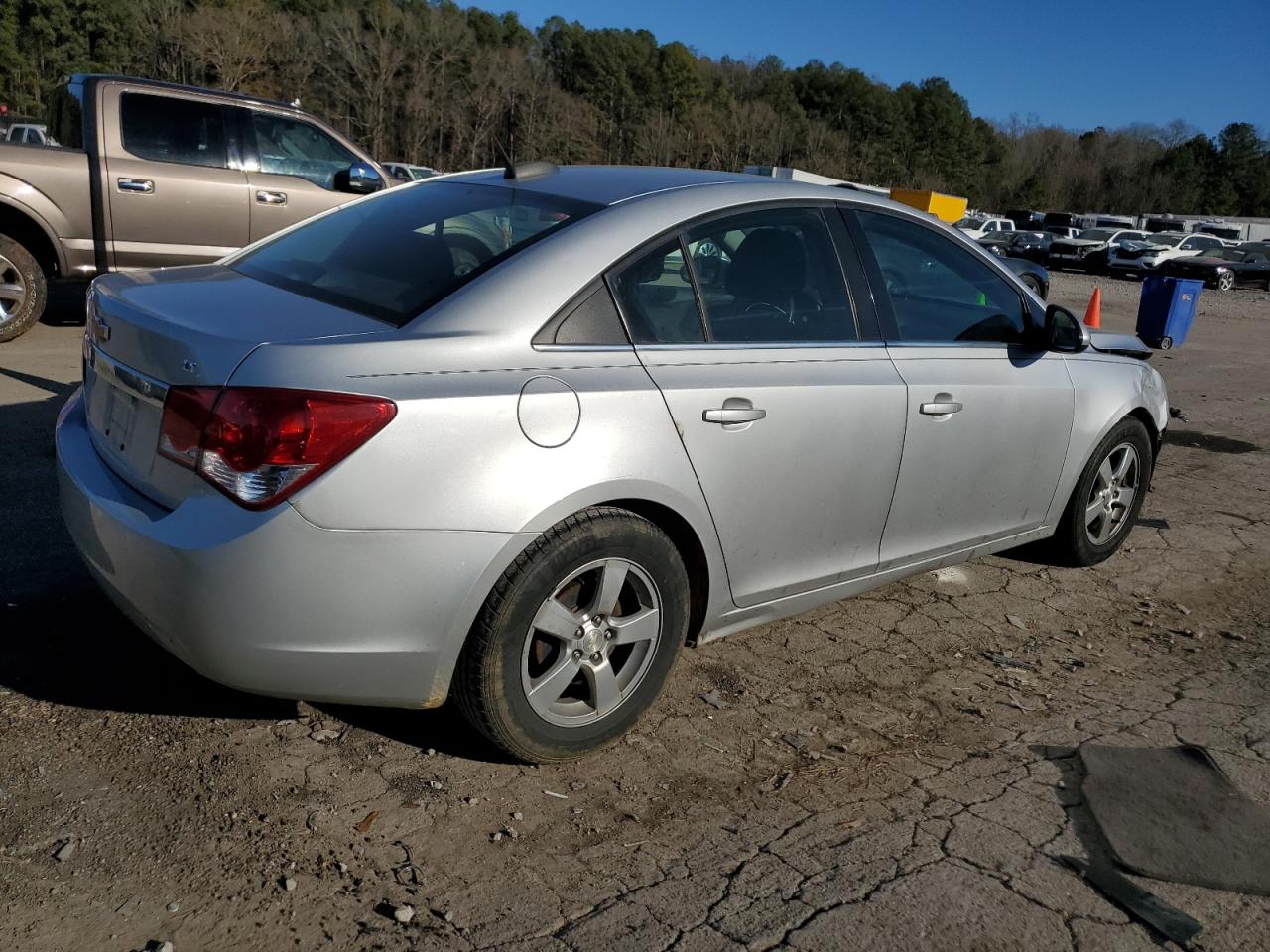 2016 Chevrolet Cruze VIN 1G1PE5SB5G7145184 Copart auction photo, front end / minor dent/scratches damage thumbnail 3