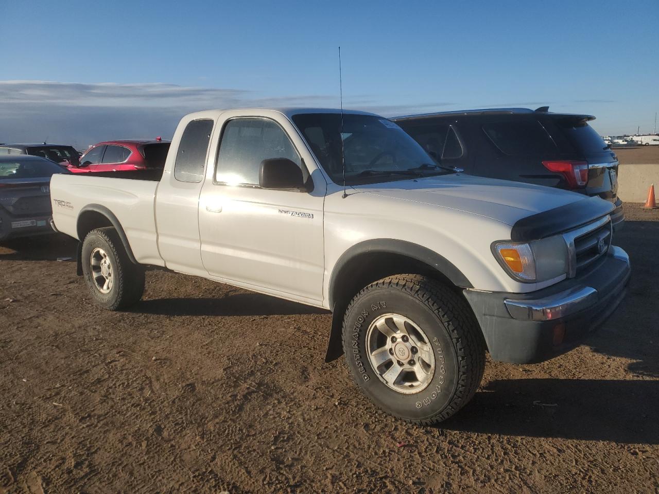 2000 Toyota Tacoma VIN 4TAWN72NXYZ589350 Copart auction photo, rear end damage thumbnail 4