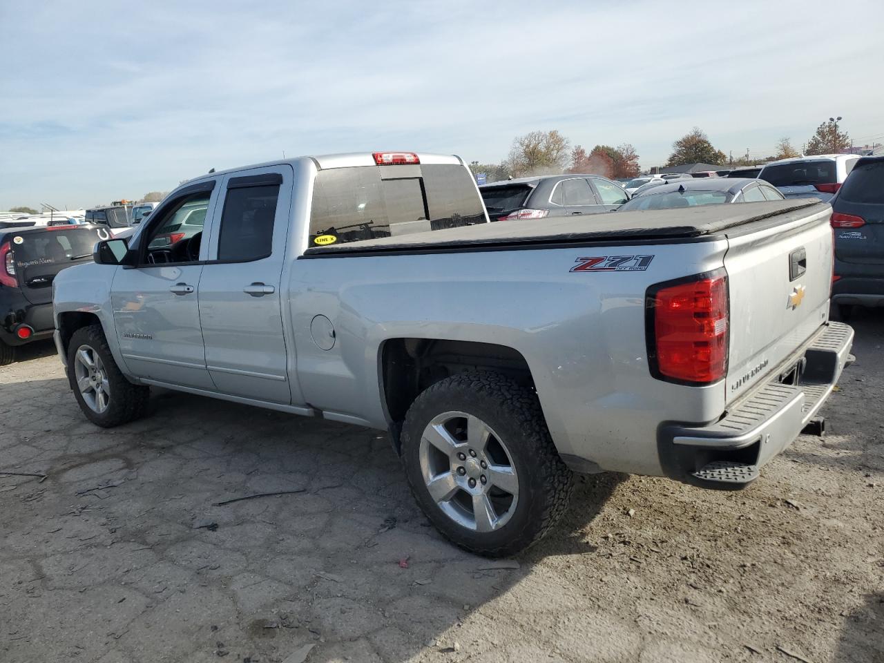 2016 Chevrolet Silverado VIN 1GCVKREH6GZ276613 Copart auction photo, front end / minor dent/scratches damage thumbnail 2
