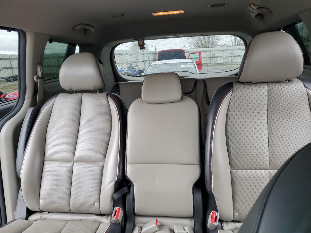 2017 KIA Sedona VIN KNDMC5C11H6272334 Copart auction photo, rear end / minor dent/scratches damage thumbnail 10