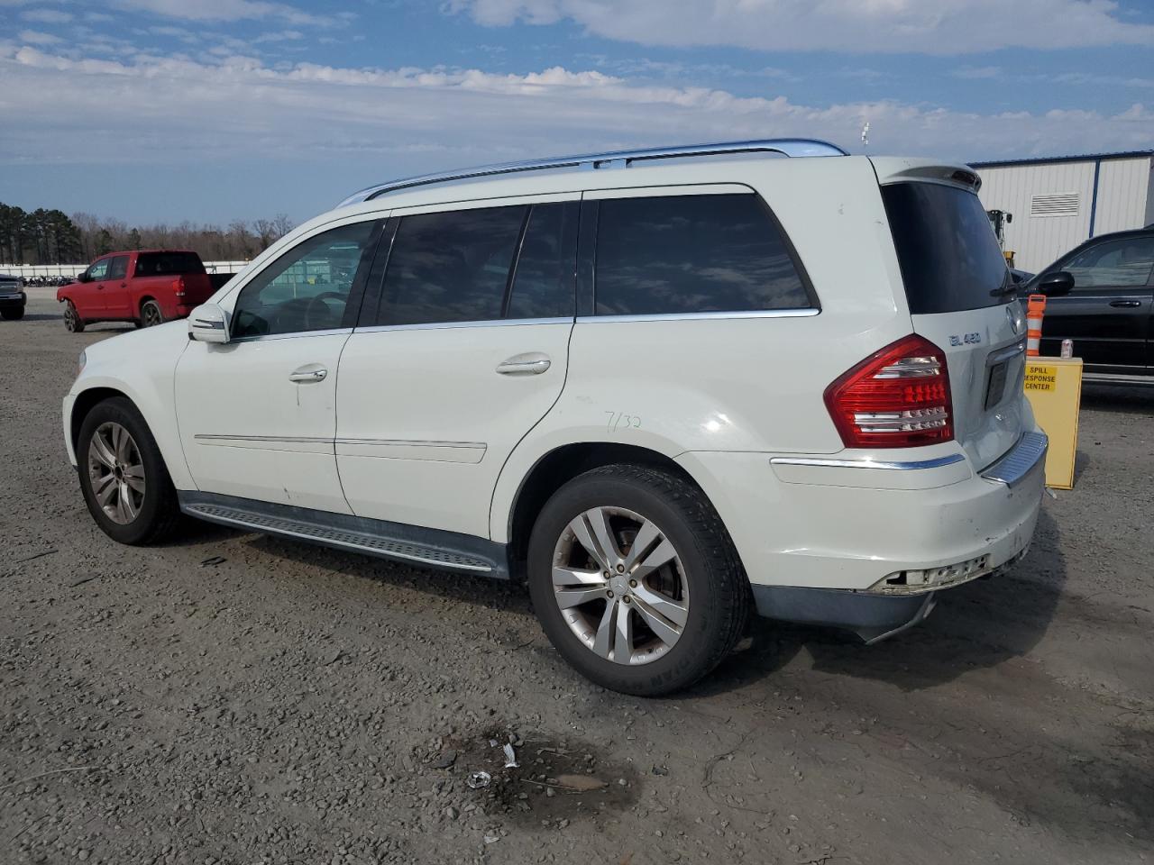 2011 Mercedes-Benz GL-klasse VIN 4JGBF7BE7BA725662 Copart auction photo, rear end damage thumbnail 2