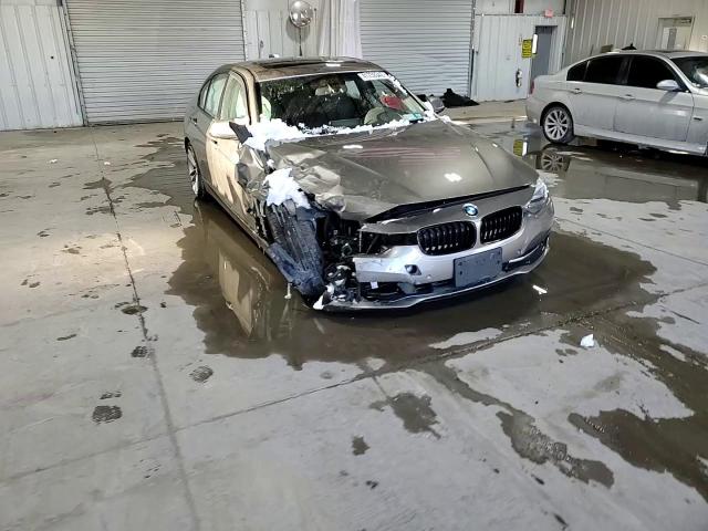 2016 BMW 3er VIN WBA8E3G53GNT77391 Copart auction photo, front end damage thumbnail 10